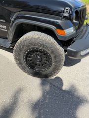 Jeep Wrangler 2022 sky one-thumb-6