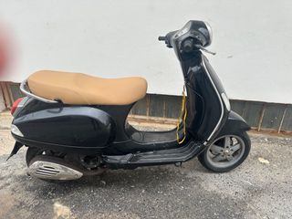 Piaggio Vespa 2006 LX150-thumb-1