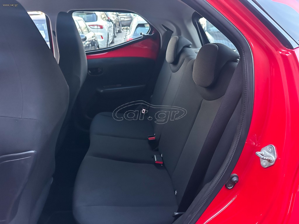 Toyota Aygo thumbnail 16