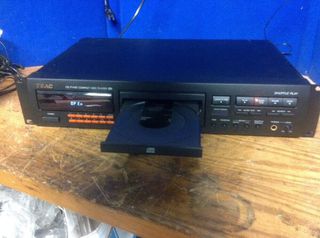 CD PLAYER   TEAC   CD - P 1440-thumb-2