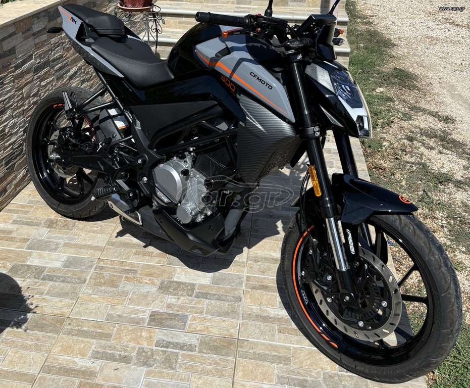 CFmoto 300NK 2024