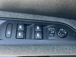 Peugeot 3008 2018-thumb-14