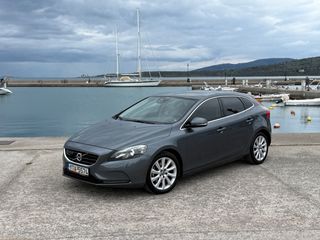 Volvo V40 2012 MOMENTUM/PANORAMA/-thumb-1