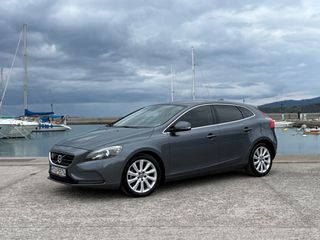 Volvo V40 2012 MOMENTUM/PANORAMA/
