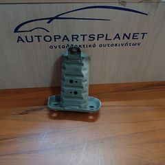 TOYOTA YARIS 17-