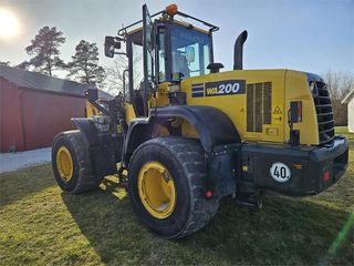 Φορτωτής Με Λάστιχα Komatsu 2016 WA200-7-thumb-1