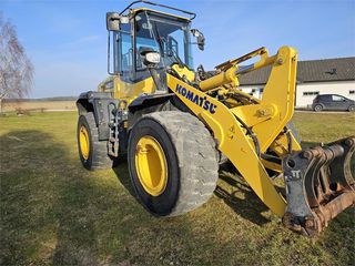 Φορτωτής Με Λάστιχα Komatsu 2016 WA200-7-thumb-4