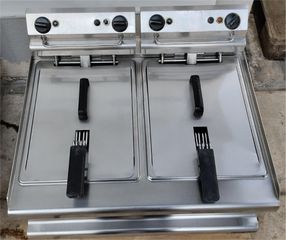 Φριτέζα Διπλή Ηλεκτρική Επιτραπέζια 15+15Lt Με Αποσπώμενο Κάδο 70x60x36Cm VISVARDIS - Μεταχειρισμένη.