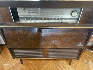 GRUNDIG RADIO/TURNTABLE-thumb-1