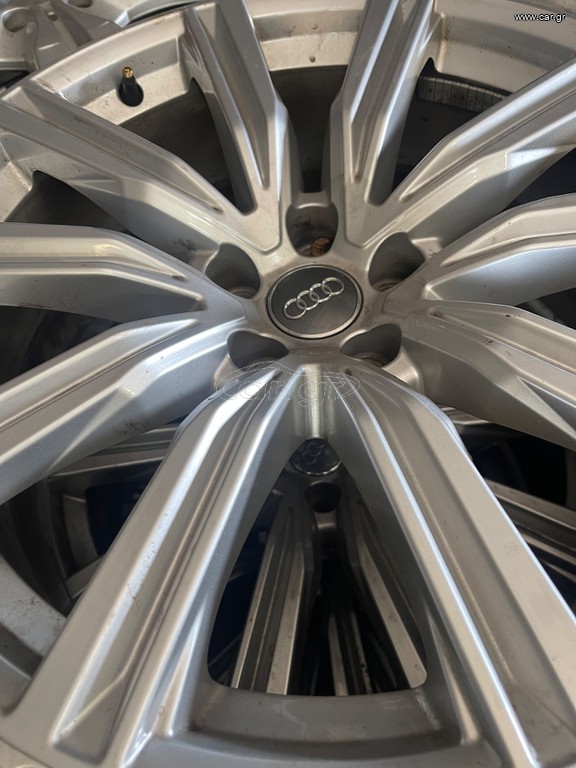 Mercedes 19 inches,Opel 18 inches ,Mini Cooper 17 inches, & Audi 20 και 18  inches ζάντες γνήσιες.