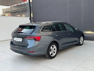 Skoda Octavia 2021 2.0 TDI-thumb-5