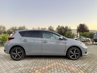 Toyota Auris 2019 1.2cc 116hp turbo EDITION S ! ! !-thumb-5