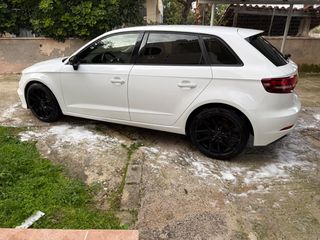 Audi A3 2019-thumb-9