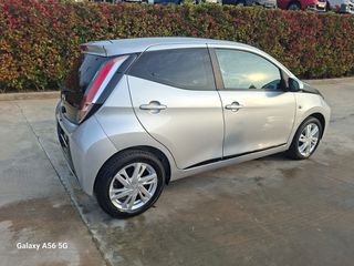Toyota Aygo 2015 1.0 X-PLAY TOUCH X-SHIFT-thumb-9