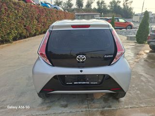 Toyota Aygo 2015 1.0 X-PLAY TOUCH X-SHIFT-thumb-11