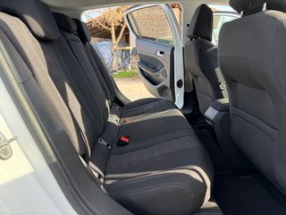 Peugeot 308 2018-thumb-36