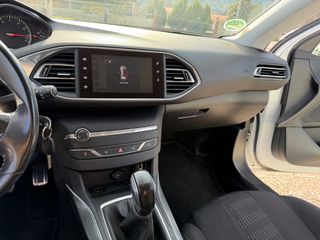 Peugeot 308 2018-thumb-27