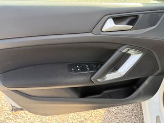 Peugeot 308 2018-thumb-34