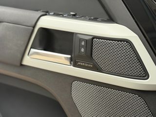 Land Rover Defender 2022 110 Panorama/Airsusp./Meridian-thumb-28