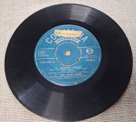 Various – Hernando's Hideaway / Sube Espuma / Stranger In Paradise / Goombay  7'