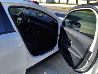 Mercedes-Benz A 160 2021-thumb-17
