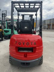 Toyota 2004 1,5-thumb-1