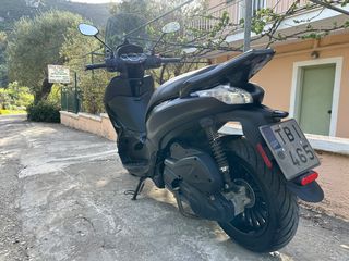 Piaggio Beverly 300 2020-thumb-16