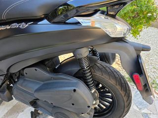 Piaggio Beverly 300 2020-thumb-18