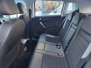 Peugeot 2008 2016-thumb-8
