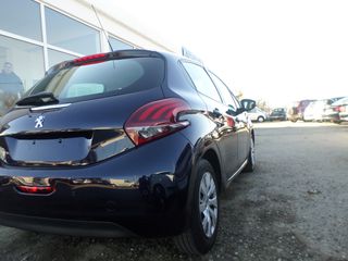 Peugeot 208 2015-thumb-5