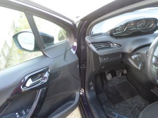 Peugeot 208 2015-thumb-8