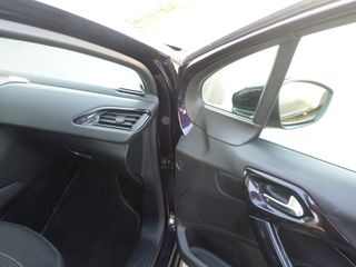 Peugeot 208 2015-thumb-12