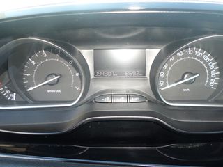 Peugeot 208 2015-thumb-17