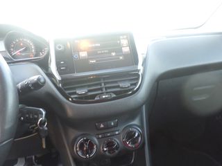 Peugeot 208 2015-thumb-20