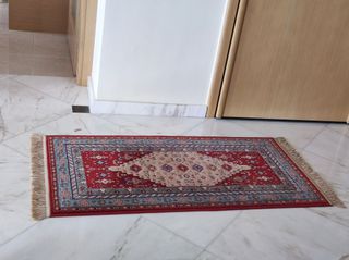 Χαλί ολόμαλλο Ισπανίας, διαστάσεων 1,37x0,71 εκατοστά