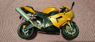 Kawasaki ZX 10 R μινιατούρα σε κλίμακα 1/12