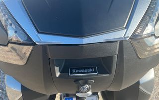 Kawasaki GTR 1400 2017-thumb-10