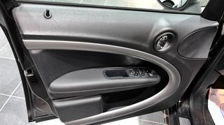 Mini Cooper D 2015 COUNTRYMAN-thumb-17