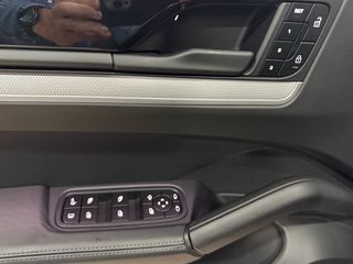 Porsche Cayenne 2024 S E-HYBRID APPROVED-thumb-10