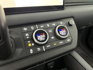 Land Rover Defender 2024 D 300 X-DYNAMIC HSE-thumb-36