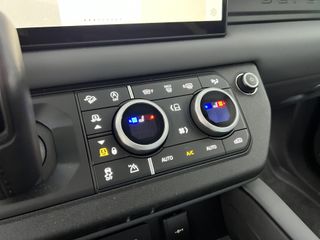 Land Rover Defender 2024 D 300 X-DYNAMIC HSE-thumb-37