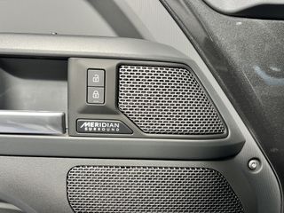 Land Rover Defender 2024 D 300 X-DYNAMIC HSE-thumb-12