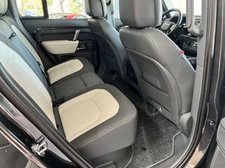 Land Rover Defender 2024 D 300 X-DYNAMIC HSE-thumb-22