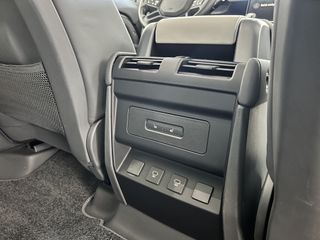 Land Rover Defender 2024 D 300 X-DYNAMIC HSE-thumb-25