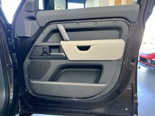 Land Rover Defender 2024 D 300 X-DYNAMIC HSE-thumb-26