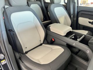Land Rover Defender 2024 D 300 X-DYNAMIC HSE-thumb-29