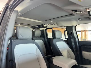 Land Rover Defender 2024 D 300 X-DYNAMIC HSE-thumb-30