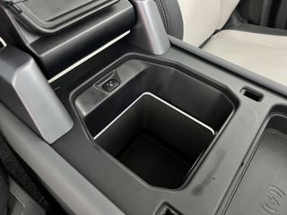 Land Rover Defender 2024 D 300 X-DYNAMIC HSE-thumb-33