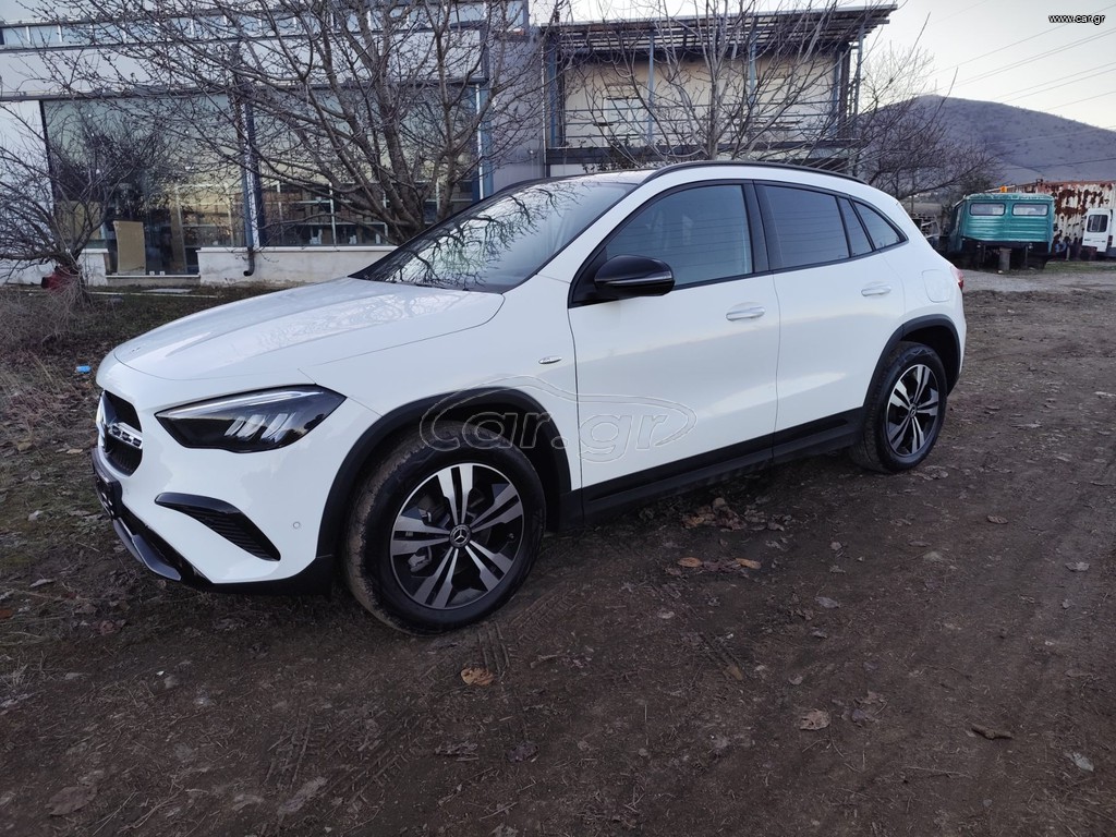 Mercedes-Benz GLA 250 2025 Night Package PANORAMA ΜΕ ΗΛΕΚΤΡΙΚΑ ΚΑΘΙΣΜΑΤΑ