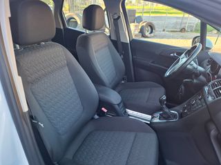Opel Meriva 2015-thumb-21